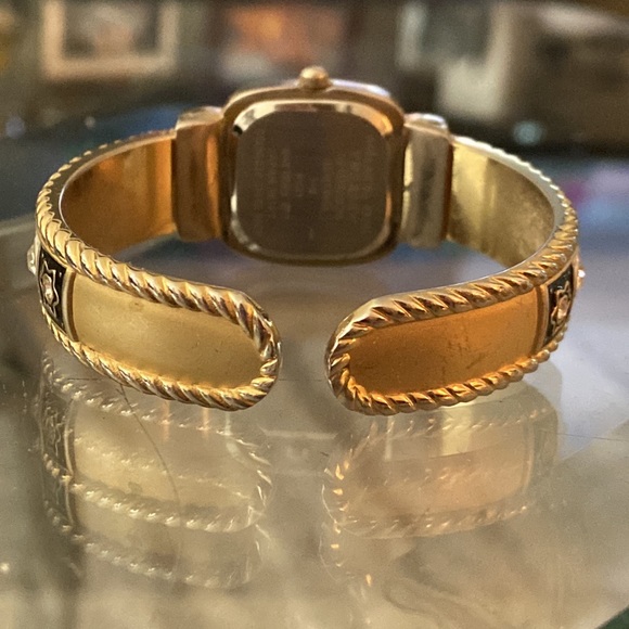 Vintage Ladies Embassy by Gruen Watch - Picture 5 of 7